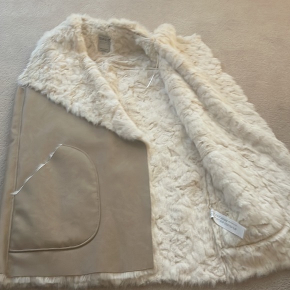 Trafaluc by Zara, faux fur vest - Picture 2 of 4